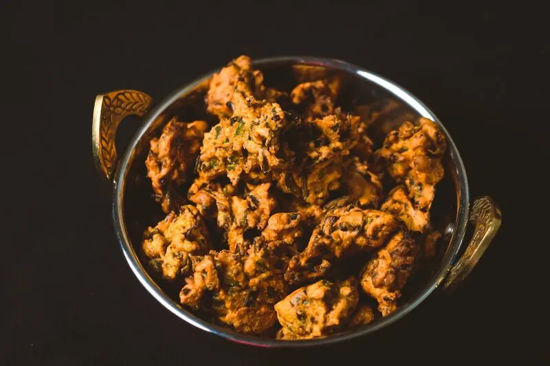 Mix Pakoda with Pahadi Chatni